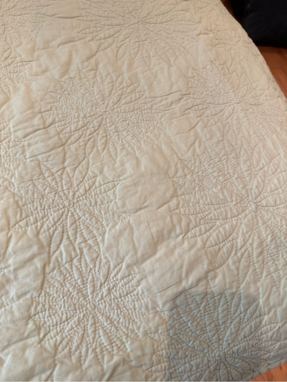 Reversible Cotton Coverlet – Sage Green & Cream, Full Size